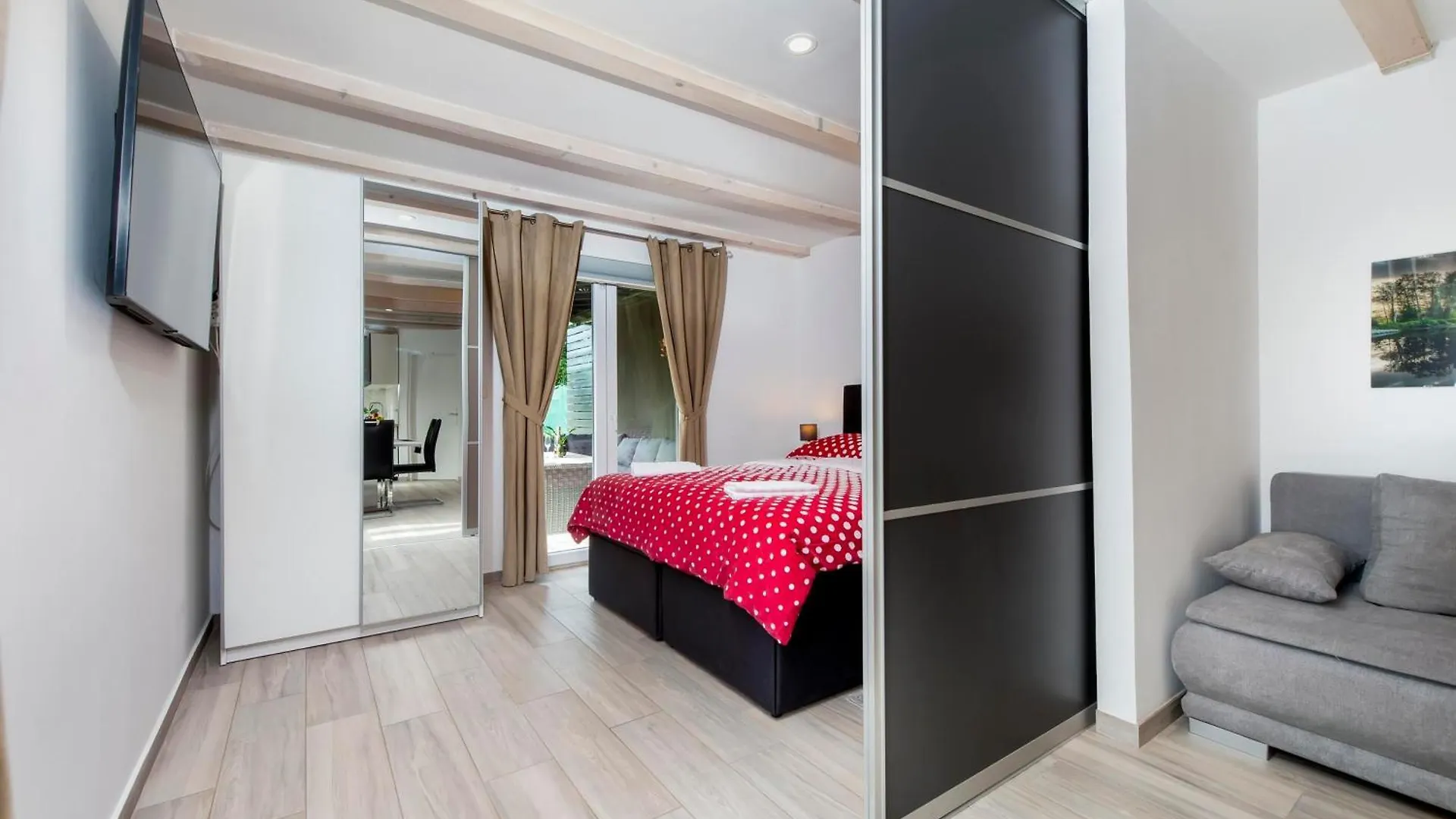 בית נופש רוביני Holiday House Sandi