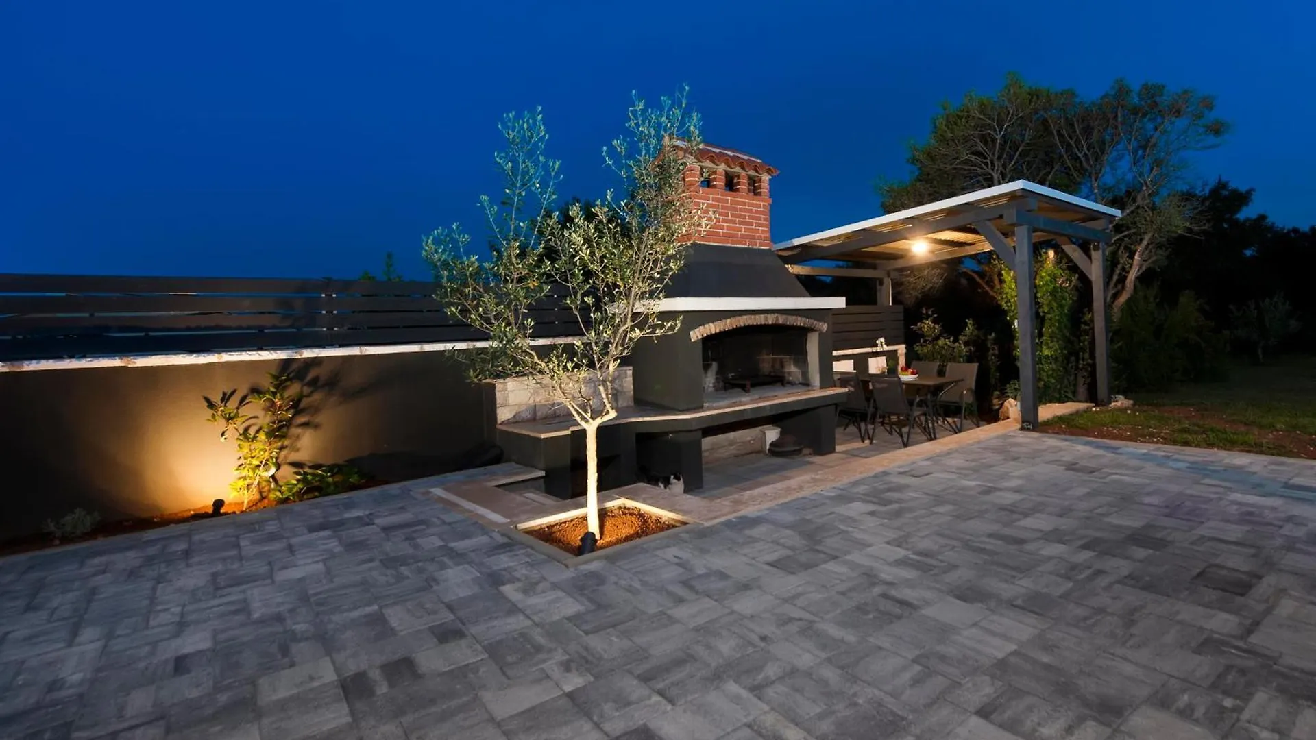 רוביני Holiday House Sandi 0*,