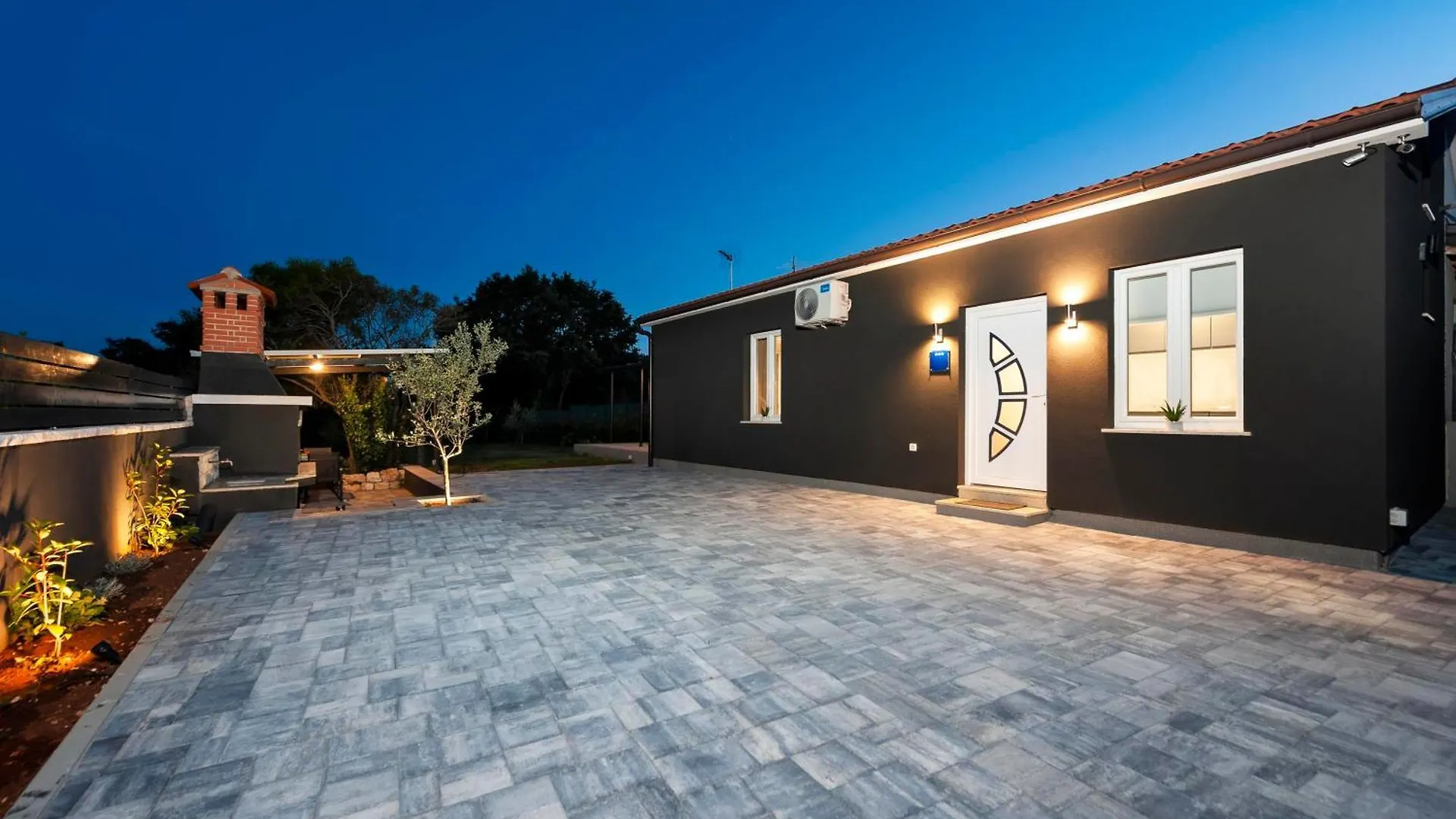 רוביני Holiday House Sandi